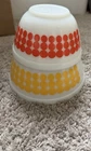 2 Vintage Pyrex Glass Polka Dot Mixing Bowls 401 402 White Orange Yelllow