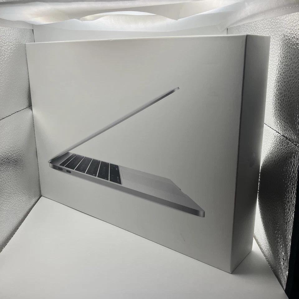 MacBook Pro 2017 13-inch 2.3GHz Dual-Core Intel I5 8GB RAM, 120 GB - Image 4 of 4