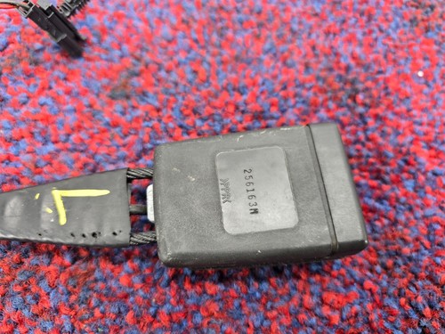 CHEVROLET CAMARO LS 16-24 OEM DRIVER LEFT SIDE SEAT CHAIR BELT BUCKLE RECEIVER - Bild 2 von 4