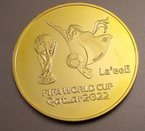 Qatar 2022 World Cup Gold Coin Mascot Logo Flag Football Messi Signed Euro 2024 - Foto 2 di 11