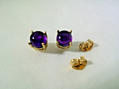 AMETHYST CABOCHON EARRINGS SET IN 14KT GOLD BASKET SETTINGS 6.5 MM