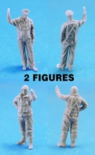 Legend Productions 1/72 WWII US Bomber Pilot & Crew on the Ground (2 figures)