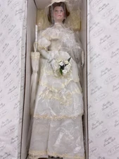 Ashton Drake- Flora - The 1990s Bride - 18" - #76361