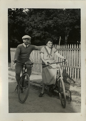 PHOTO ANCIENNE VINTAGE SNAPSHOT VÉLO BICYCLETTE COUPLE MODE