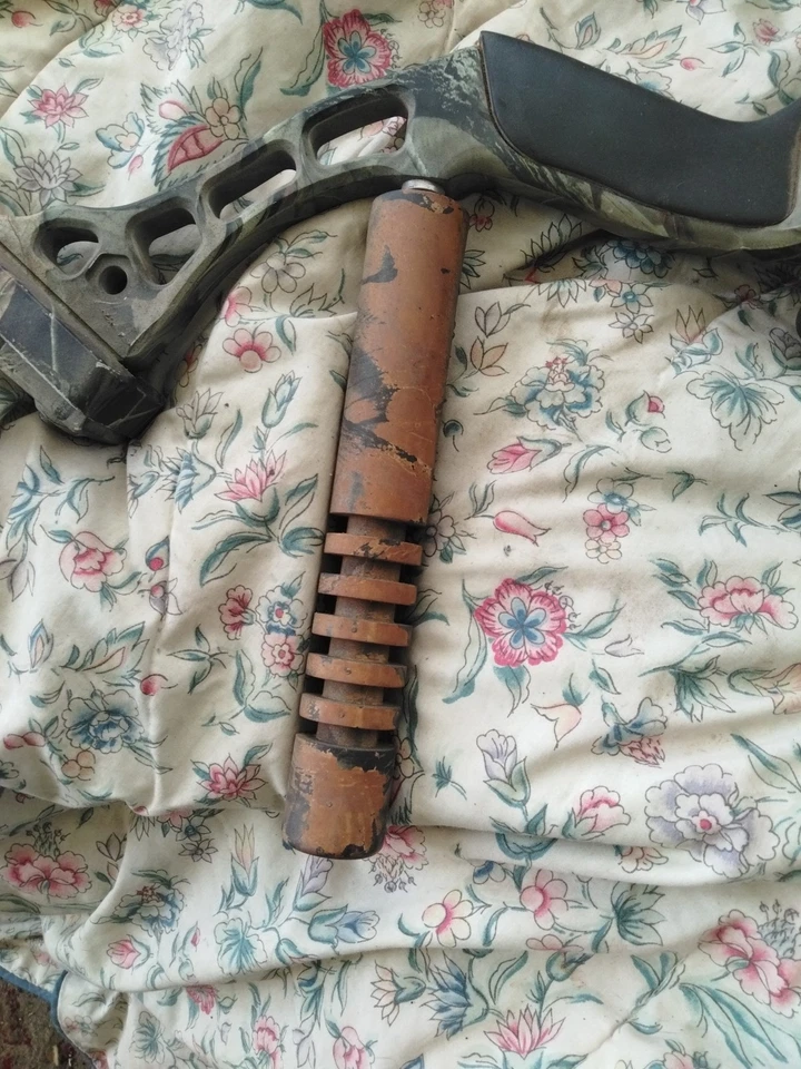 Diamond The Rock Compound Bow RH 70 lb desenho mira iluminada, contrapeso, A++ - Imagem 2 de 4