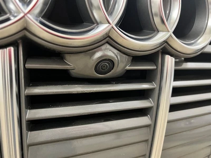 Upper Grille 4KE8536513DA For 19-23 E-Tron 2812097 - Image 2 of 4