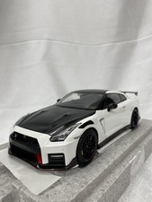 Nissan GT-R NISMO R35 1/18 Scale Special Edition 2022 White Open-Closing