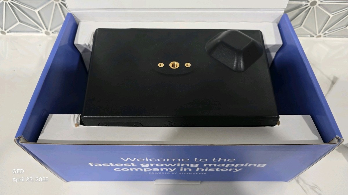 Hivemapper Bee Dashcam LTE+WiFi (Sealed, In-hand)