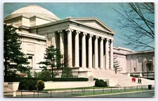 VINTAGE PICTURE PHOTO POSTCARD NATIONAL GALLERY OF ART PEOPLE WASHINGTON DC USA