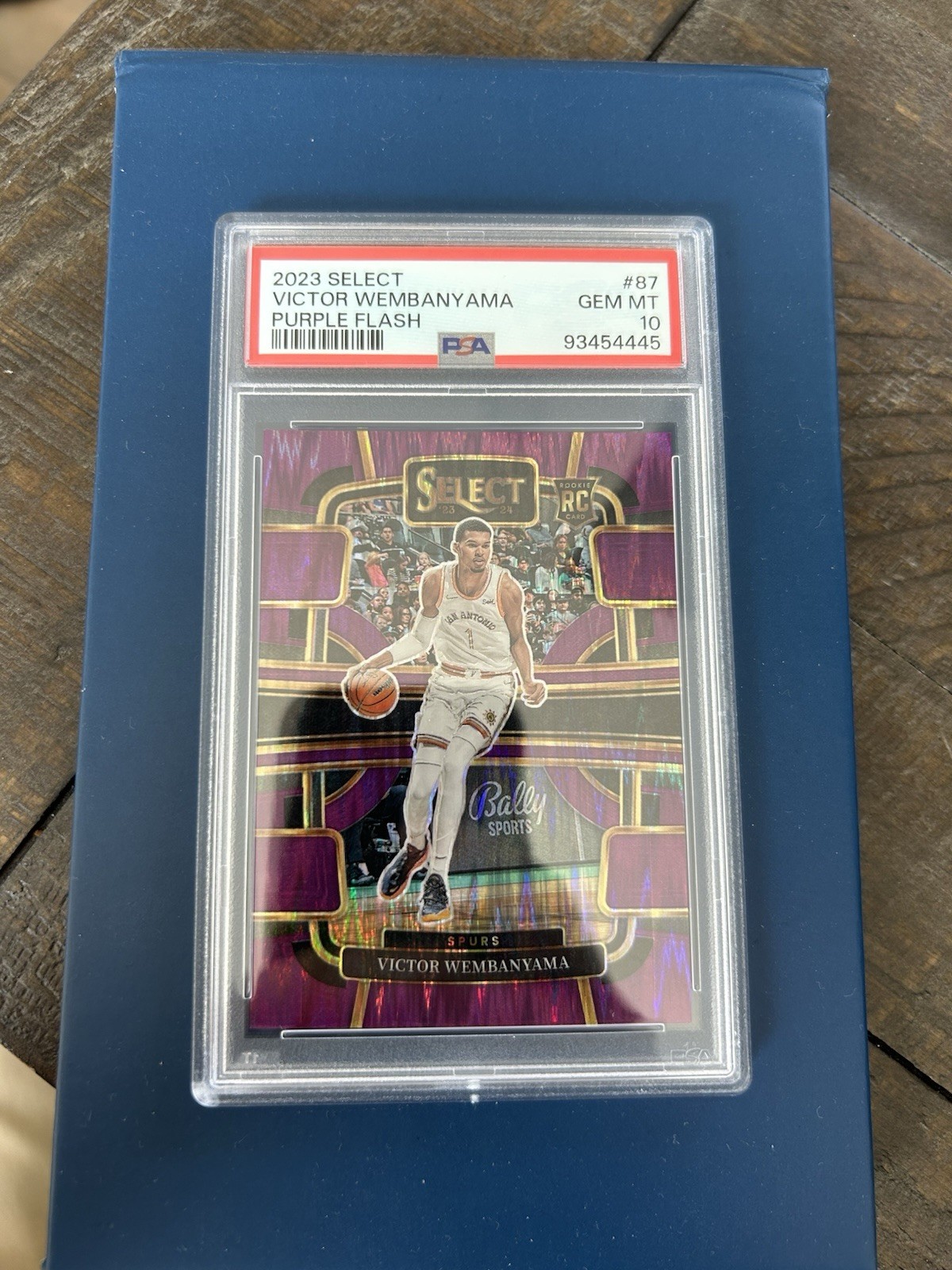 2023-24 Panini Select - Concourse Wembanyama Purple Flash Prizm /175 (RC) PSA 10