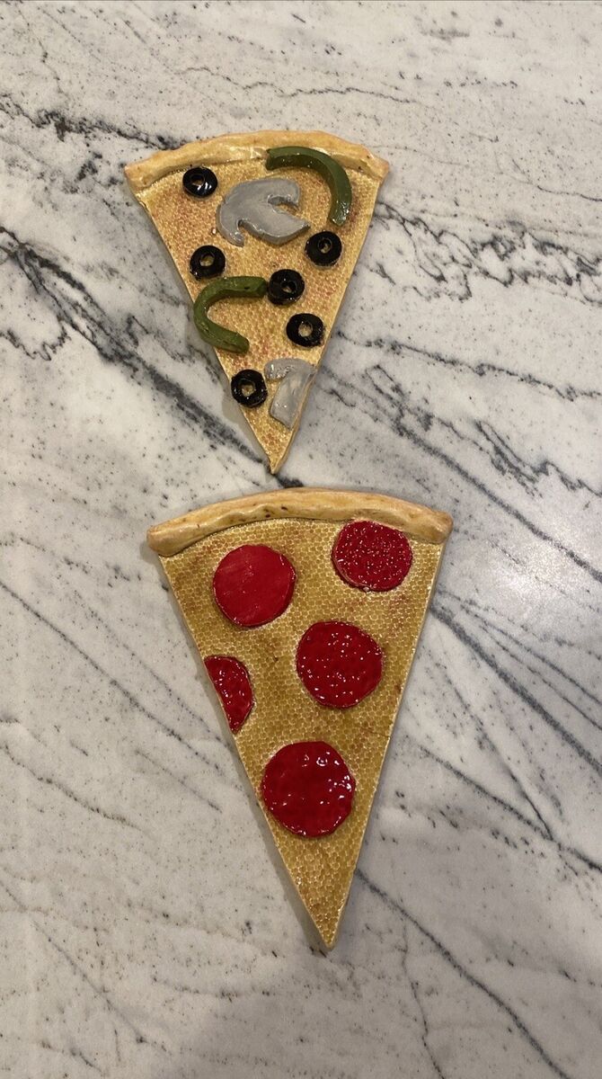 Vintage Ceramic Decorative Pizza Slices Pepperoni, Mushrooms, Olives, Peppers. Vintage Ceramic Decorative Pizza Slices Pepperoni, Mushrooms, Olives, Peppers.