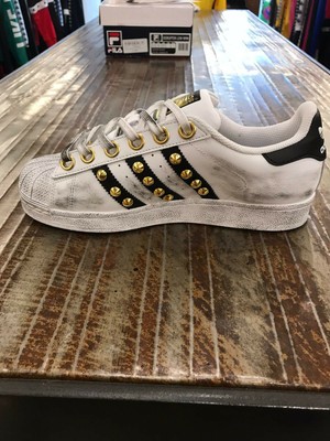 scarpe adidas superstar con borchie