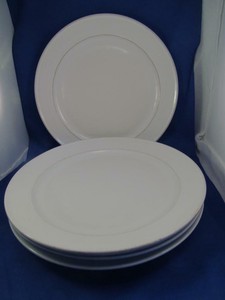 Pottery Barn Cambria White Dinner Plates Set Of 4 Excellent
