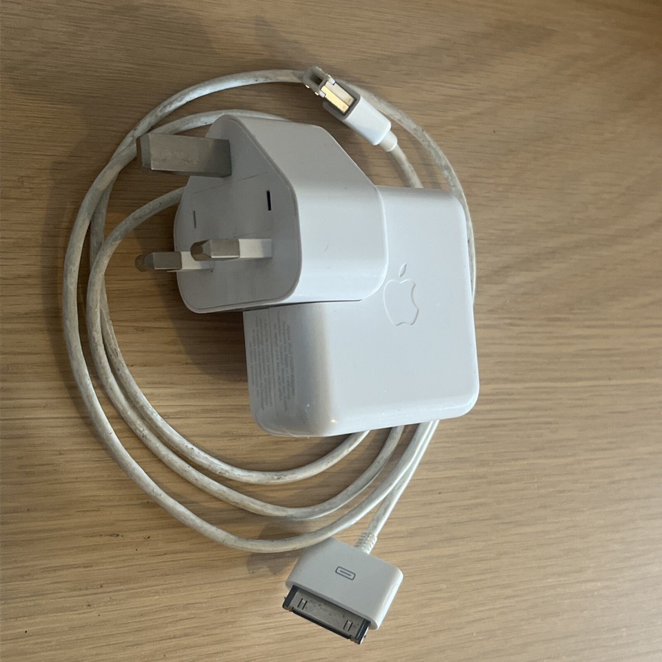 Apple iPod FireWire Charger A1070 with Apple Firewire Cable Genuine