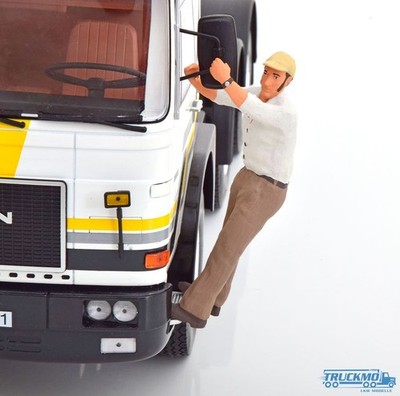 Road Kings Figur Trucker Franz am Lkw hängend RK18A008