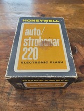 Vintage Honeywell Auto/Strobonar 220 Electronic Flash In Original Box