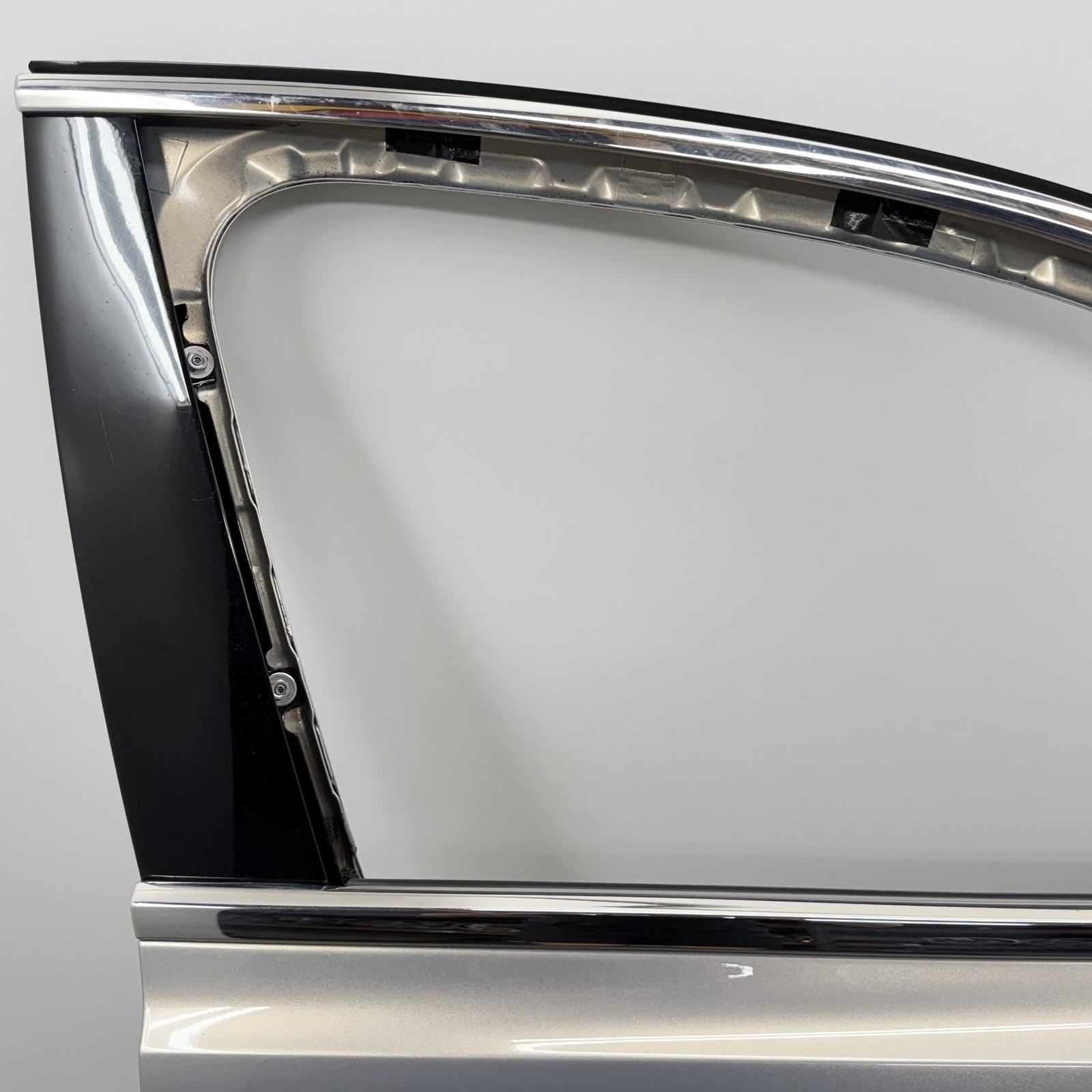 Bentley Flying Spur 2014-2018 Front Right Door framework Silver