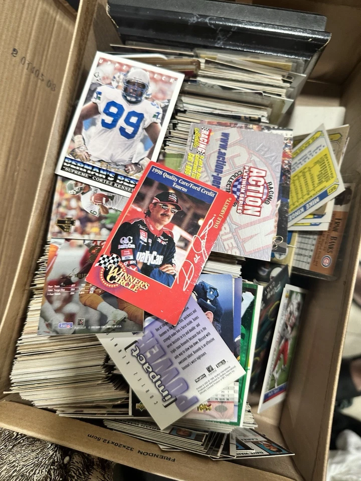 Baseball,básquet Ball,hokey,nascar,football Cards Box worth about 1,200 - Image 4 of 4