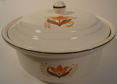 Modern Tulip Bakerite Harker Covered Casserole Baker w/ White Orange Lid c.1926