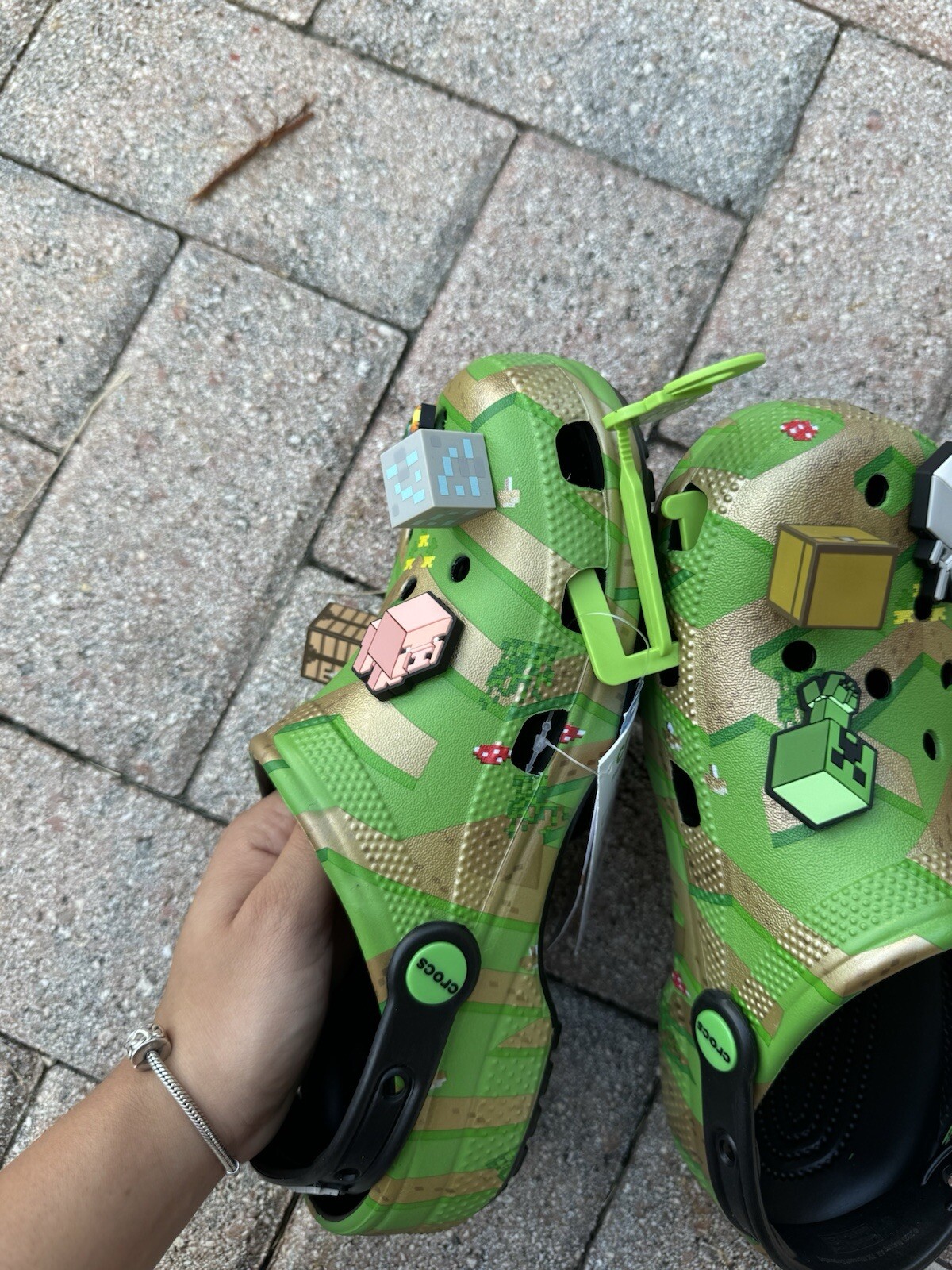 Crocs Minecraft Elevated Clog Limited Edition Men’s 6  Women’s 8 image 2