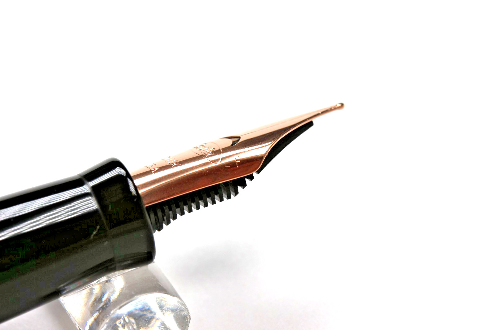 CONKLIN MARK TWAIN CRESCENT FOUNTAIN PEN BLACK CHASED /GOLD TRIM  FINE NIB