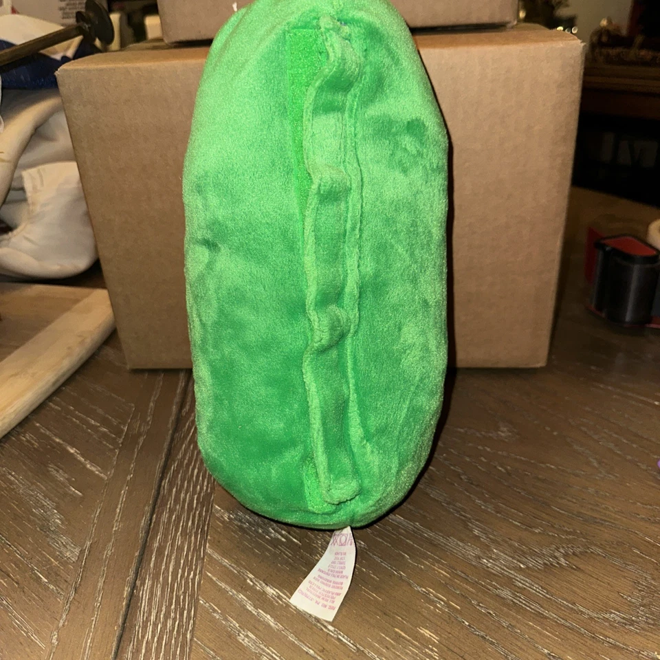 Peluche reversible Veggie Tales Larry Boy/Pepino 13" Talking Fisher Price 2000 Foto 2 de 4