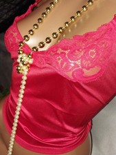 VTG SILKY NYLON VANITY FAIR SCROLLING SCALLOP ROSE LACE CAMISOLE TOP GLAM S RED