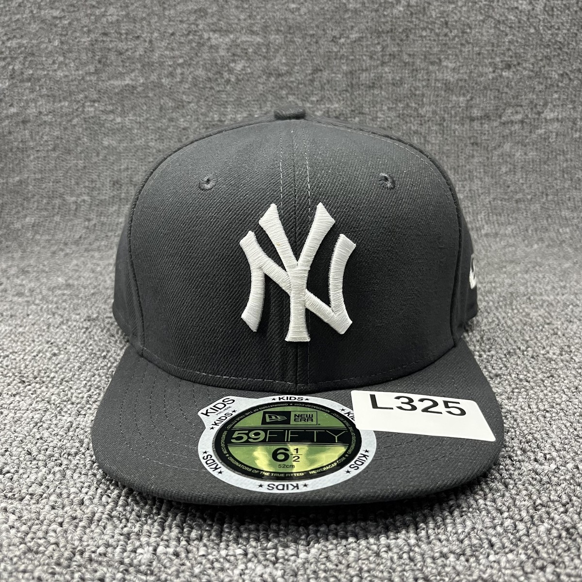 New Era 59FIFTY NY Yankees Kids Fitted Hat Black White 6 1/2 52cm Gray Underbrim