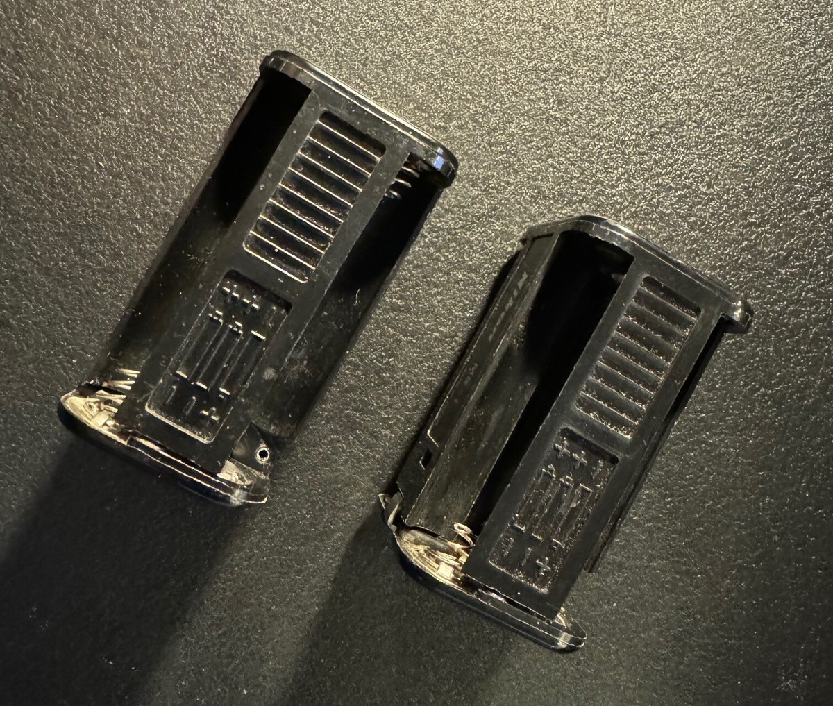 Nikon MS-1 AA battery holders for MB-1 battery pack Nikon MS-1 AA battery holders for MB-1 battery pack