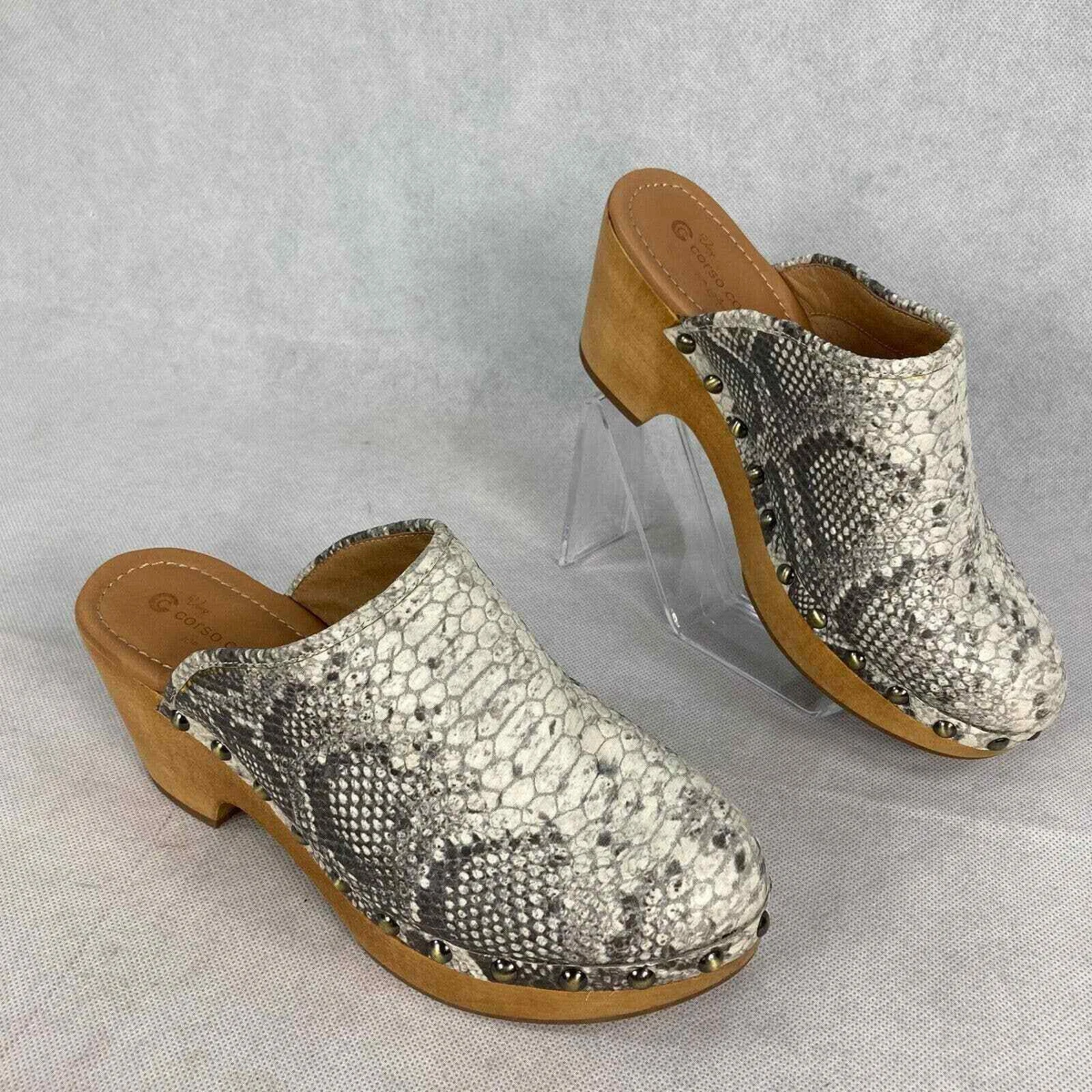 Corso Como Shoes Women Sz 8 Gray White Snake Leather Studded Mule