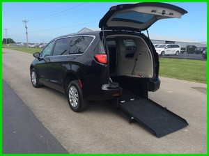 2020 chrysler voyager l