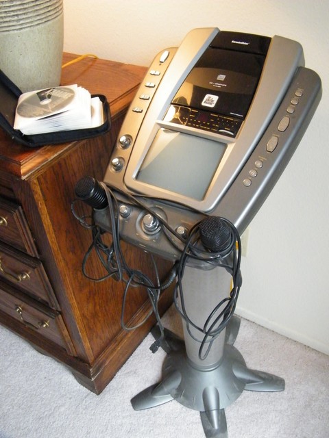 KARAOKE VISION THE SINGING MACHINE PLUS 30 PLAYBACK CD's ! | eBay