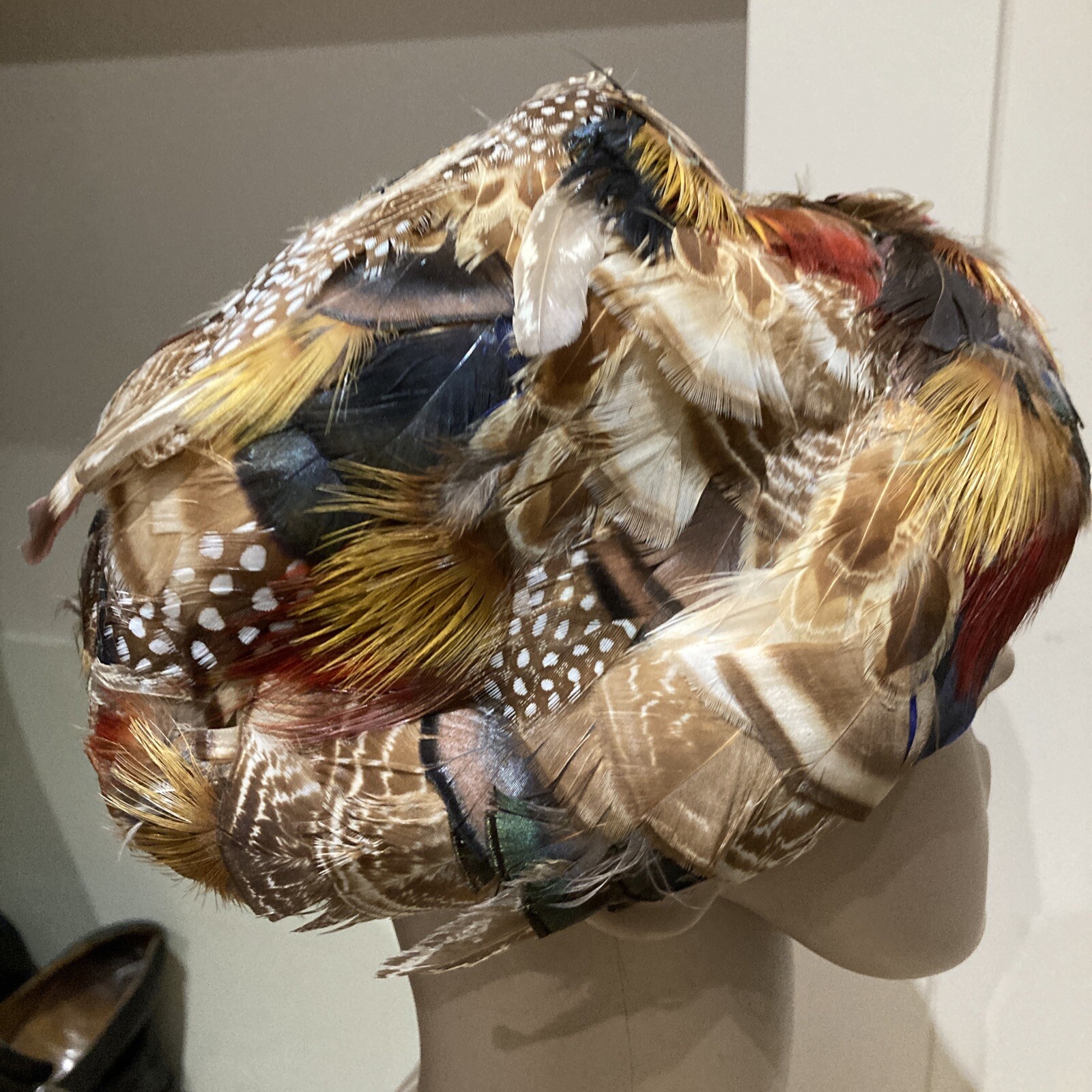 Vintage 1950s Multi-Coloured Feather Hat 7