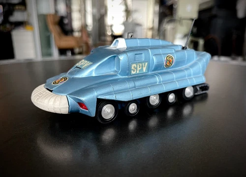 CAPTAIN SCARLET SPV (SPECTRUM PURSUIT VEHICLE) DINKY TOYS 1968 VINTAGE.