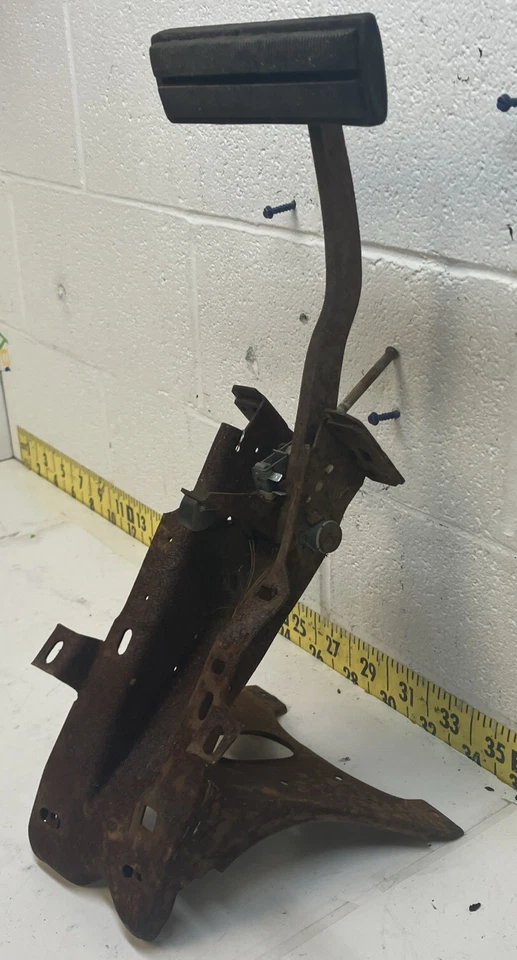 Used OEM Brake Pedal-Pan Mount 1965-1966 Ford Galaxie/Mercury Monterey (WR) - Image 3 of 4