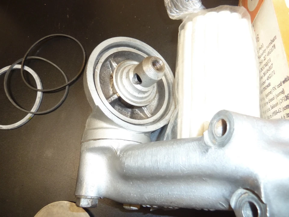 Austin Healey 100-4 BN2 Oil filter Head adaptor and canister - Изображение 3 из 4