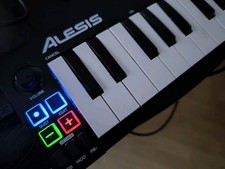 Verkaufe Meinen Alesis Qmini Compact 32-Key U...