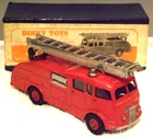 DINKY VINTAGE "BOXED" MODEL (FIRE ENGINE with EXTENDING LADDERS & GLAZING)No 555