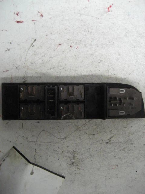 INTERRUPTOR VENTANA AUDI 100 1991 91 58831 Foto 3 de 4