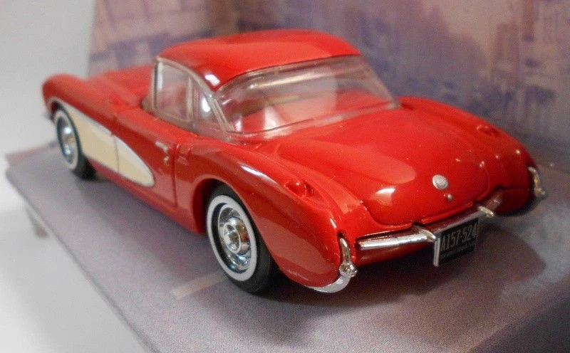 Dinky Escala 1/43 Diecast Modelo DY-23 CHEVEROLET CORVETTE ROJO Foto 2 de 4