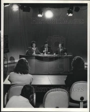 1986 Press Photo Rosemary Pooler, Ron Wood, George Wortley Before Debate