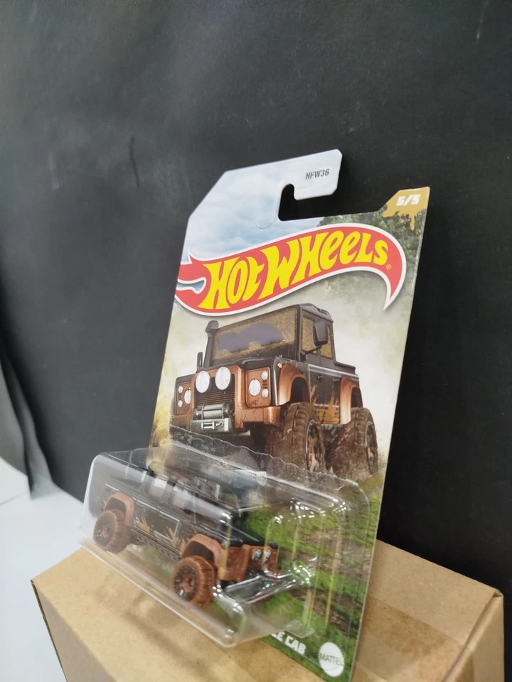 Hot Wheels Offroad Barro Land Rover Defender Double Cab - Imagen 3 de 3