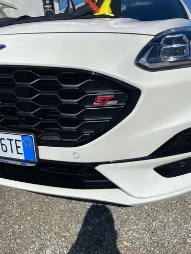 Adesivo ST LINE colore ROSSO nuova FORD KUGA 2020 (MK3) di facile installazione - Foto 9 di 13