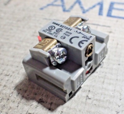 IDEC BST001 Contact Block lot of 2