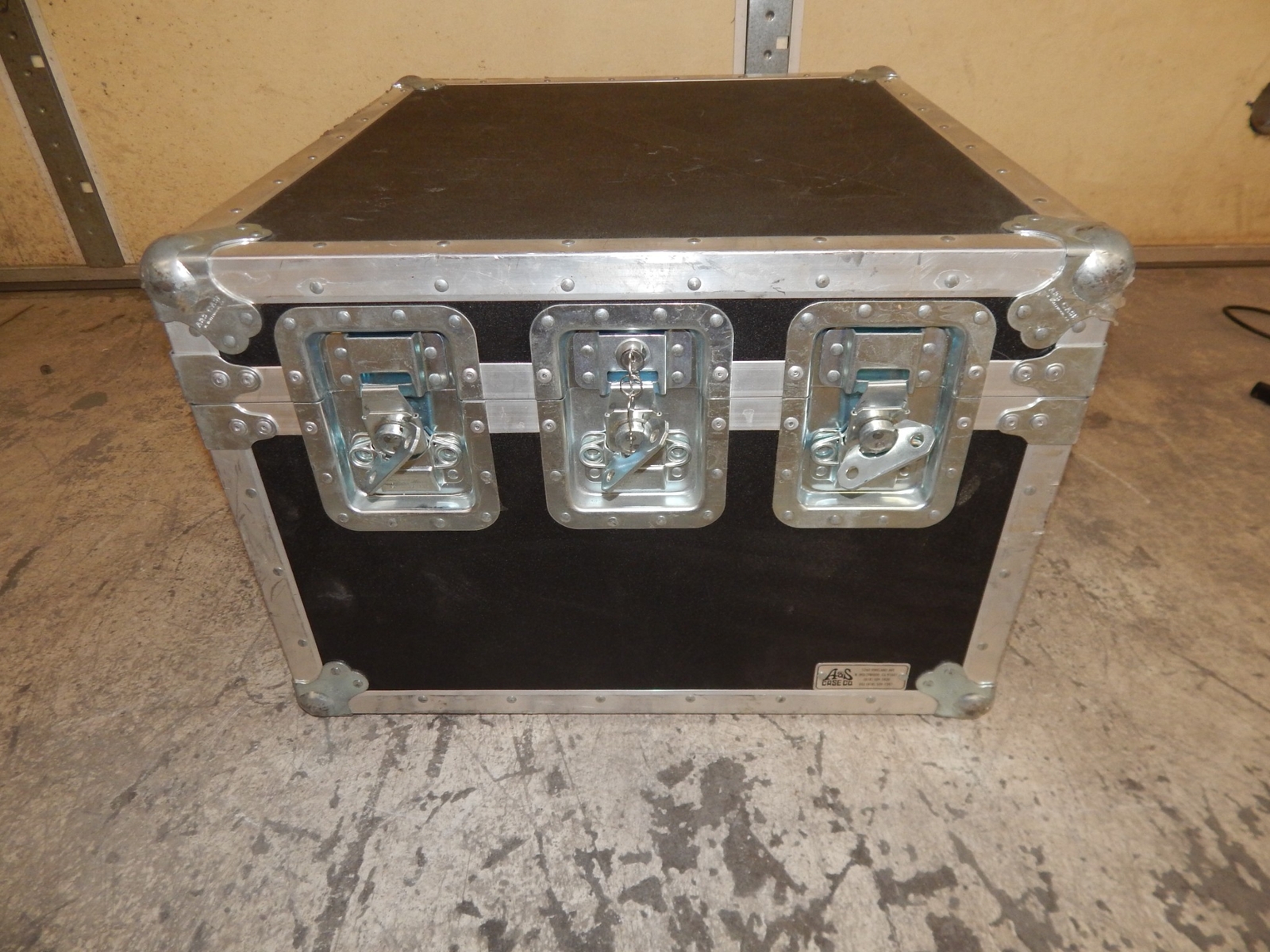 *TC* A&S VINTAGE CAMERA EQUIPMENT CASE 23" X 23" X 16" (#4159)