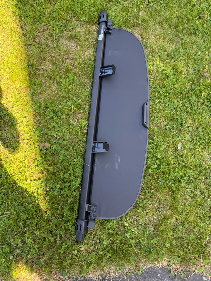 Genuine 2014-2024 Mini Cooper Countryman Cargo Cover - Mini (51-46-7-302-421) Foto 2 de 4