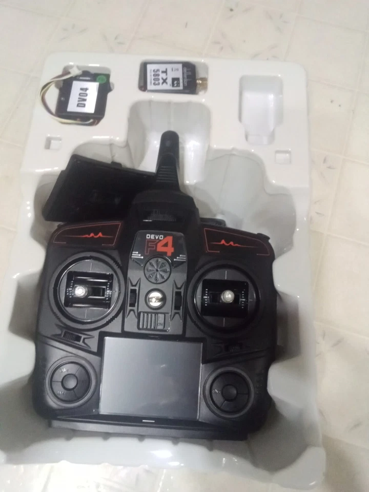 Walkera DEVO F4 4-CH 2.4GHz Digital Radio Transmitter w/ 3.5" FPV Monitor-New? - Image 3 of 4