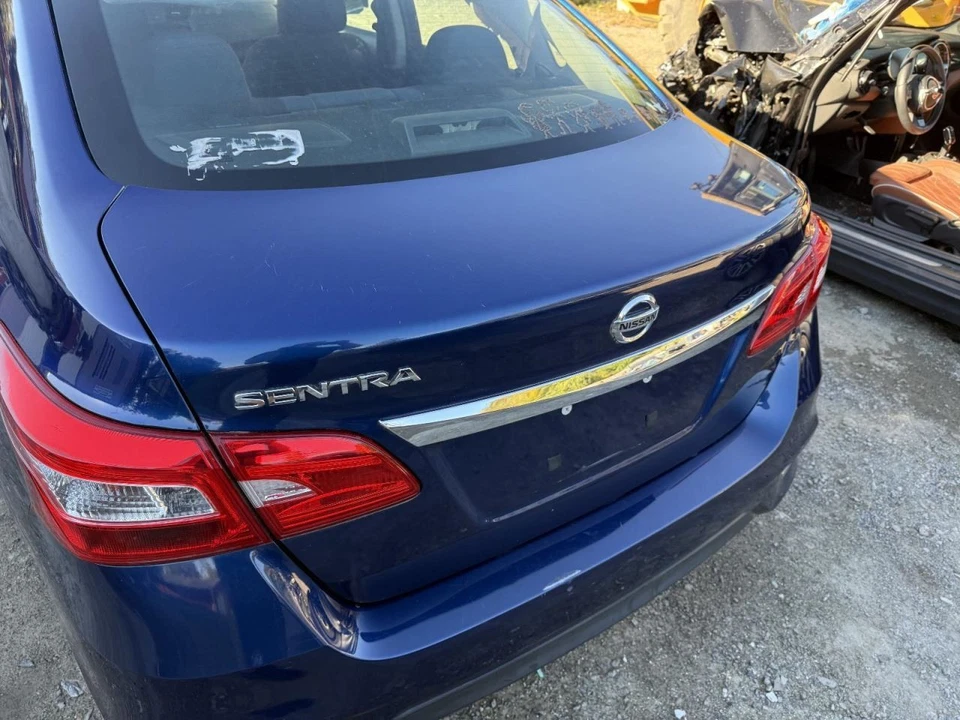 Nissan Sentra 2016-2019 cubierta tapa azul Foto 3 de 4