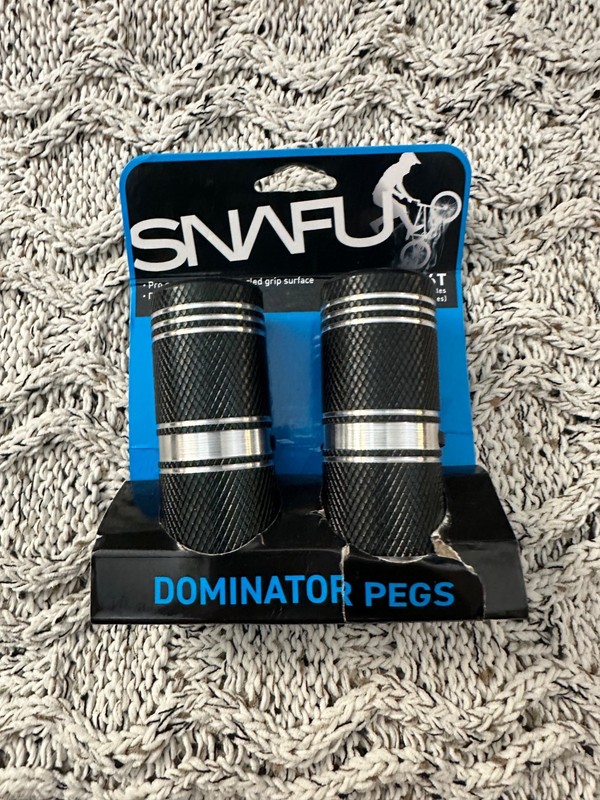 Snafu Dominator BMX Pegs 3/8"x26T Black Alloy Pair New in Package, new.