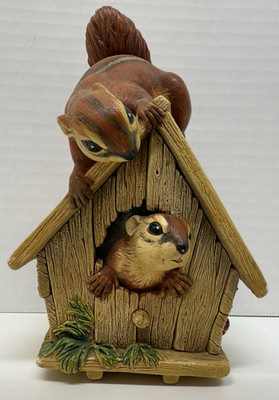 BOSSONS CHALKWARE PLAQUE 6 1/2 inches CONGLETON ENGLAND  CHIPMUNKS 1967 